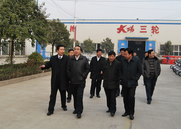 洛阳中院党组书记代院长于东辉到偃师调研